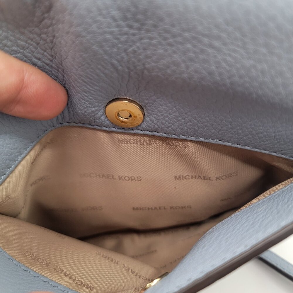 Michael Kors Pebbled Leather Half Dome Crossbody Bag Blue Gold Chain Strap - Picture 9 of 13